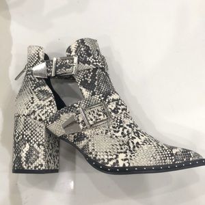 NWOT Qupid Western-Style Booties - Size 8